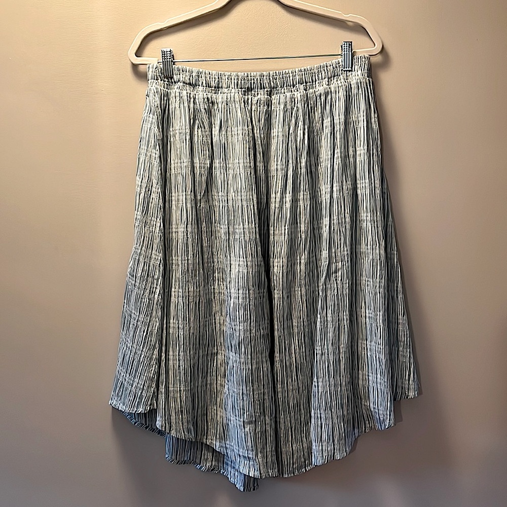Maeve by Anthropologie light turquoise and white micro-stripe skirt, size Large.